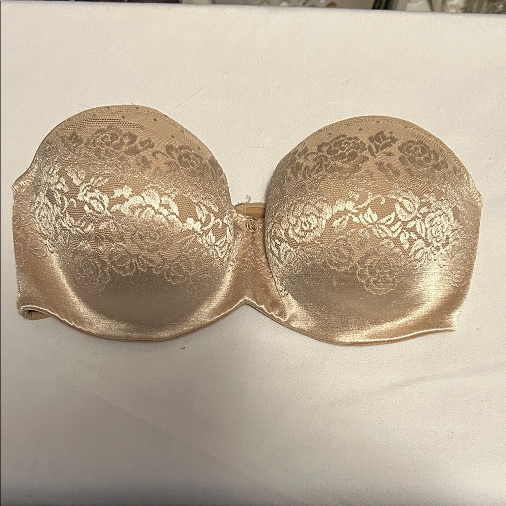Soma Lace Strapless Bra - Cream. Size 34DD